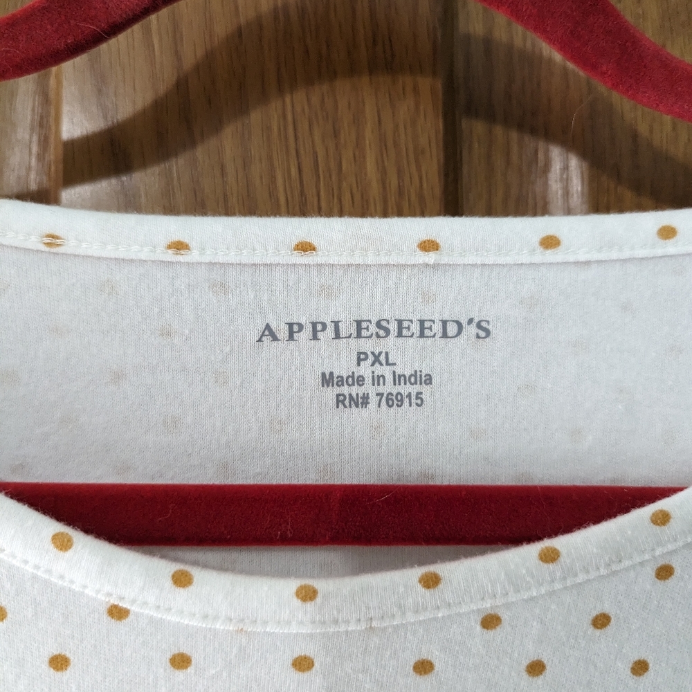 Apple seeds petite extra large 3/4 length t-shirt / polka dot